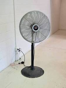 lot 545 image: Xtreme Garage CommercialIndustrial 24 Oscillating Pedestal Fan HVOSF-24-5B