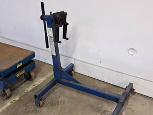 lot 424 image: ATD Tools 1000-lbs Engine Stand ATD-7209