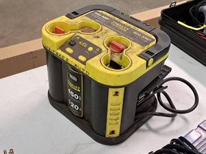 lot 436 image: Stanley Fatmax 120-PSI ChargerStarterCompressor JS900CS