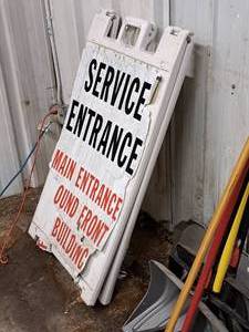 lot 476 image: 45 Service Entrance Plastic Folding Sign