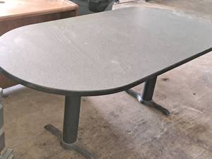 lot 550 image: Oval Conference Table