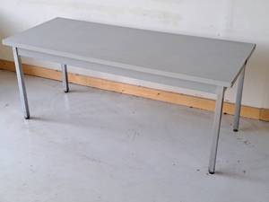 lot 575 image: Side Table