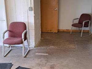 lot 479 image: Lot of (2) Office Entry Arm Chairs