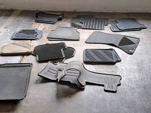 lot 489 image: Lot of  Assorted Rubber Automotive Floor Mats