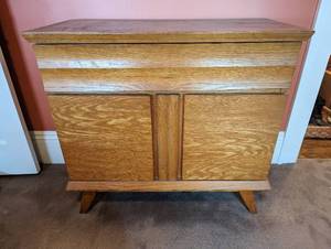 lot 80 image: Vintage Wood Nightstand