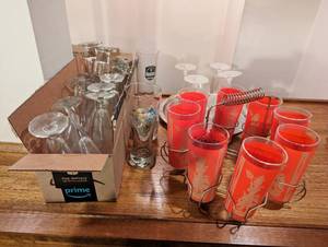 lot 104 image: Collection Of Glassware