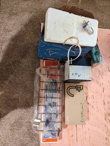 lot 120 image: Collection Of Household Items