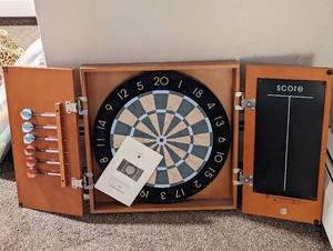 lot 121 image: Dartboard