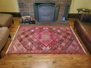 lot 13 image: Area Rug