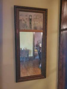 lot 17 image: Old Mirror