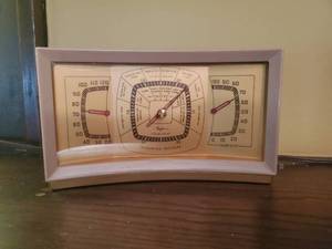 lot 20 image: Barometer