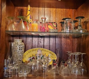 lot 32 image: Collection Of Glassware