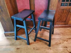 lot 40 image: Two Stools