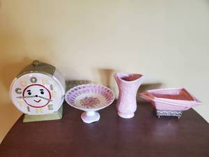 lot 42 image: Collection Of Ceramic Items