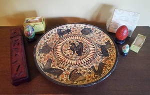lot 45 image: Collection Of Foreign Souvenirs