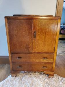 lot 207 image: Vintage Cabinet