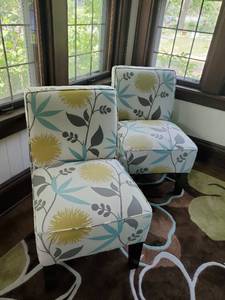 lot 87 image: Pair Of Sitting Chairs