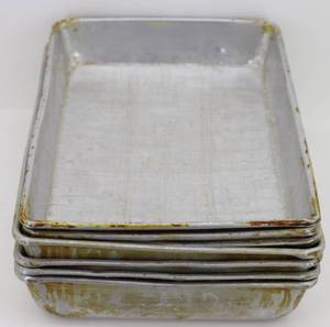 lot 8 image: (7) 12x9x2 Cake Pans