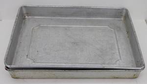 lot 10 image: (2) 15x11x2 Cake Pans