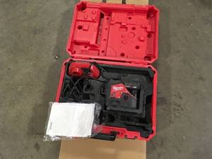 Milwaukee M12 12-Volt Lithium-Ion Cordless Green 125 ft. 3-Plane Laser Level Kit   Customer Returns See Pictures