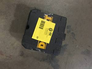 Dewalt Laser Level  Customer Returns See Pictures