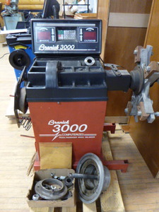 Branick Computerized TruckPassenger Wheel Balancer