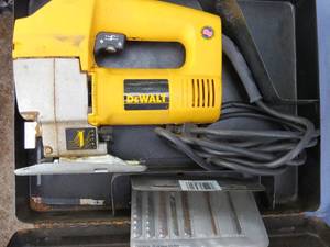 lot 4 image: Dewalt Orbital Jig Saw - Model DW318