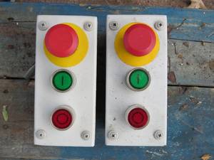 lot 17 image: 2 Piece Lot of 3 Button Control Stations