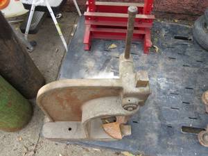lot 27 image: Vintage Dake Arbor Press