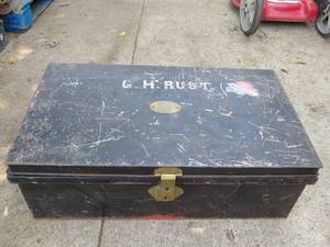 lot 36 image: Military Footlocker
