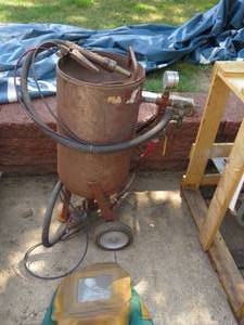 lot 41 image: Sandblaster with Hood