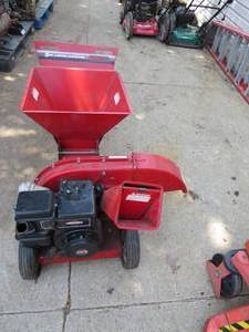 lot 49 image: MTD 5HP Wood Chipper Missing Gas Cap