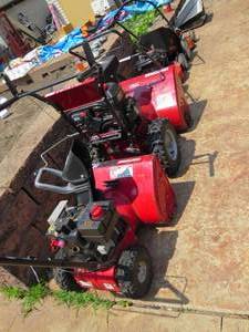 lot 50 image: 4 Piece Lot of Snow Blowers and Lawn Mowers for Parts