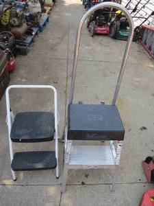 lot 54 image: 2 Piece Lot of Step Stools
