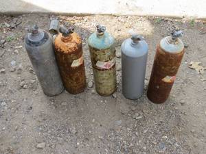lot 72 image: 5 Piece Lot of Acetylene Tanks