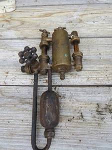 lot 3 image: Vintage Brass Steam Oiler