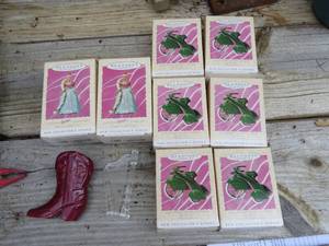 lot 83 image: 10 Piece Lot Of Collectible Ornaments