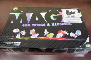 lot 71 image: Marvins Magic Ultimate Magic Set 400 Tricks & Illusions