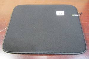 lot 82 image: Incase Softshell Laptop Sleeve