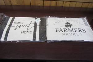lot 94 image: Comfort Bay - 12 x 18 Decorative Pillows - Set Of 2