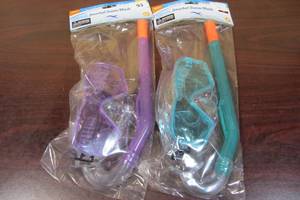 lot 93 image: Swingear - Adult Snorkel Swim Mask (Set Of 2)