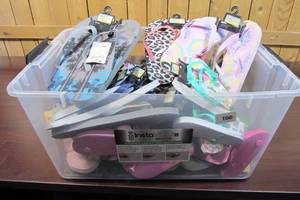 lot 100 image: Lot Of Various Size Flip Flops