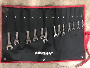 lot 37 image: Husky Master Metric Flex Head Ratcheting Wrench Set (13-Piece)   Customer Returns See Pictures
