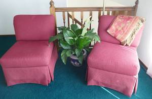 Pair of red fabric chairs in very good condition
