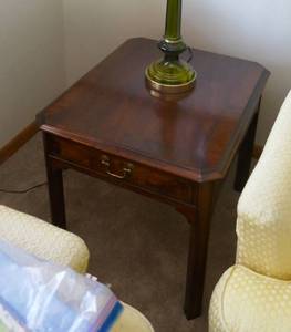 Another quality furniture maker - Hekman of NC, end table with drawer