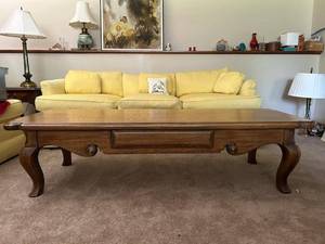 Coffee table - 65x24x16