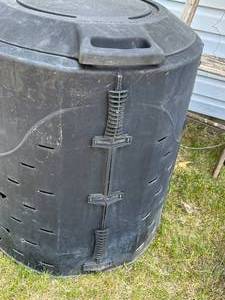 lot 75 image: Compost Bin