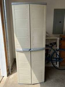lot 29 image: Garage Organizer