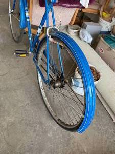 lot 30 image: Columbia Sports III Vintage Bike
