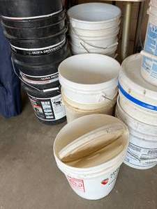 lot 41 image: Large Lot of 5 Gallon Buckets